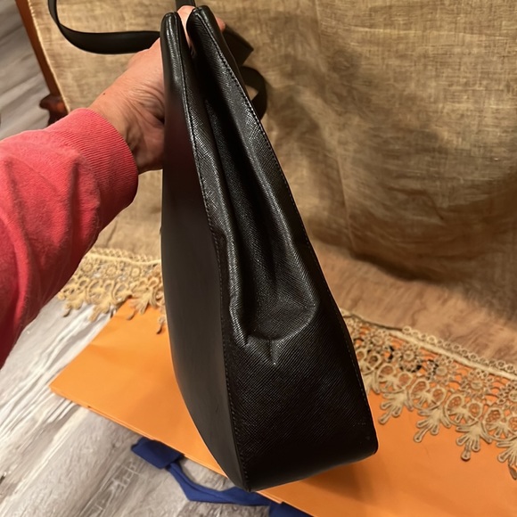 Authentic pre loved Salvatore Ferragamo with wallet - Picture 6 of 14